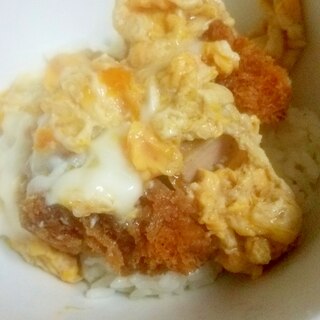 ふわとろたまごの豚カツ親子丼